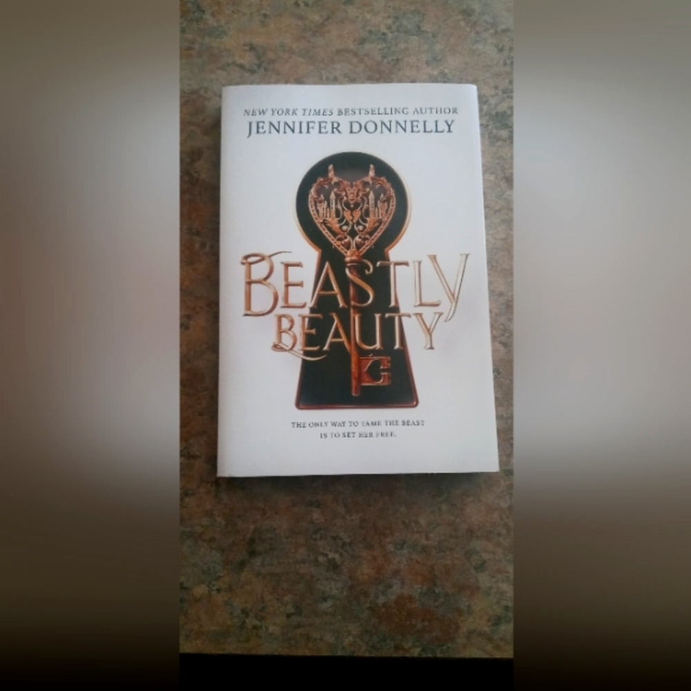Beastly Beauty by Jennifer Donnelly - White Cover with Gold & Black Keyhole Art